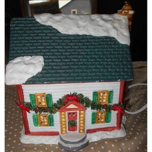 Christmas Valley Heartland Collection 1992 Lighted House w LIGHT VILLAGE